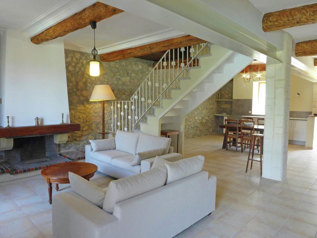 Montbrun-des-Corbières Cosy Holiday Home With Swimming Pool חדר תמונה